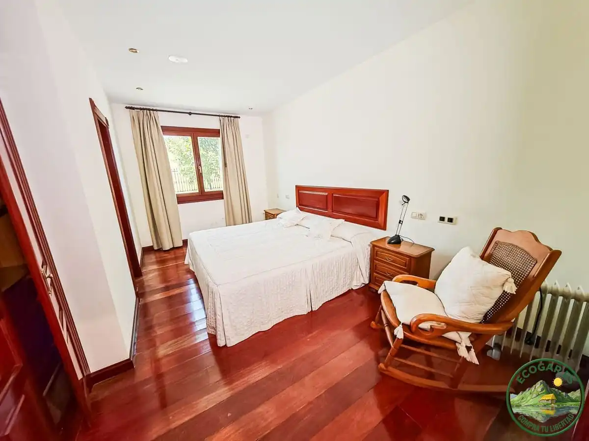 Habitación de Casa o chalet en venta en Nava con Calefacción, Jardín privado y Parquet