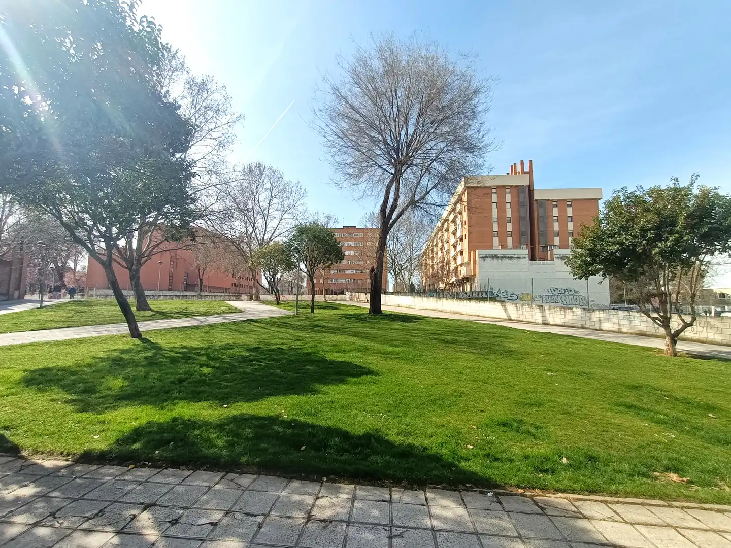 Außenansicht von Geschaftsraum zum Verkauf in Guadalajara mit Klimaanlage, Heizung und Alarm