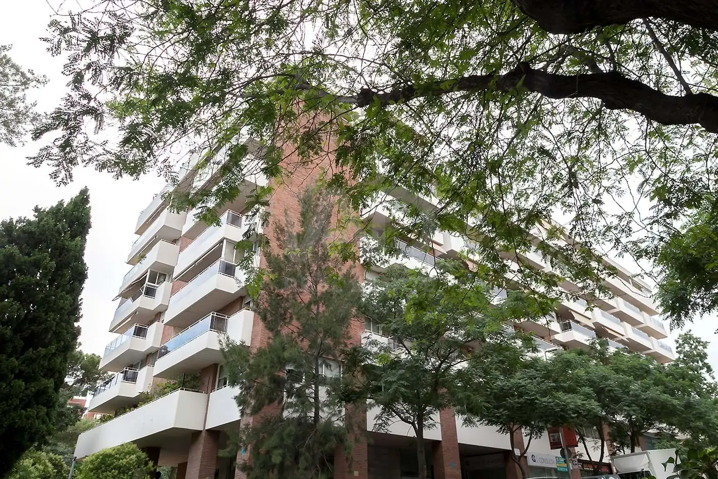 Exterior view of Study for sale in Barcelona  with Air Conditioner and Heating
