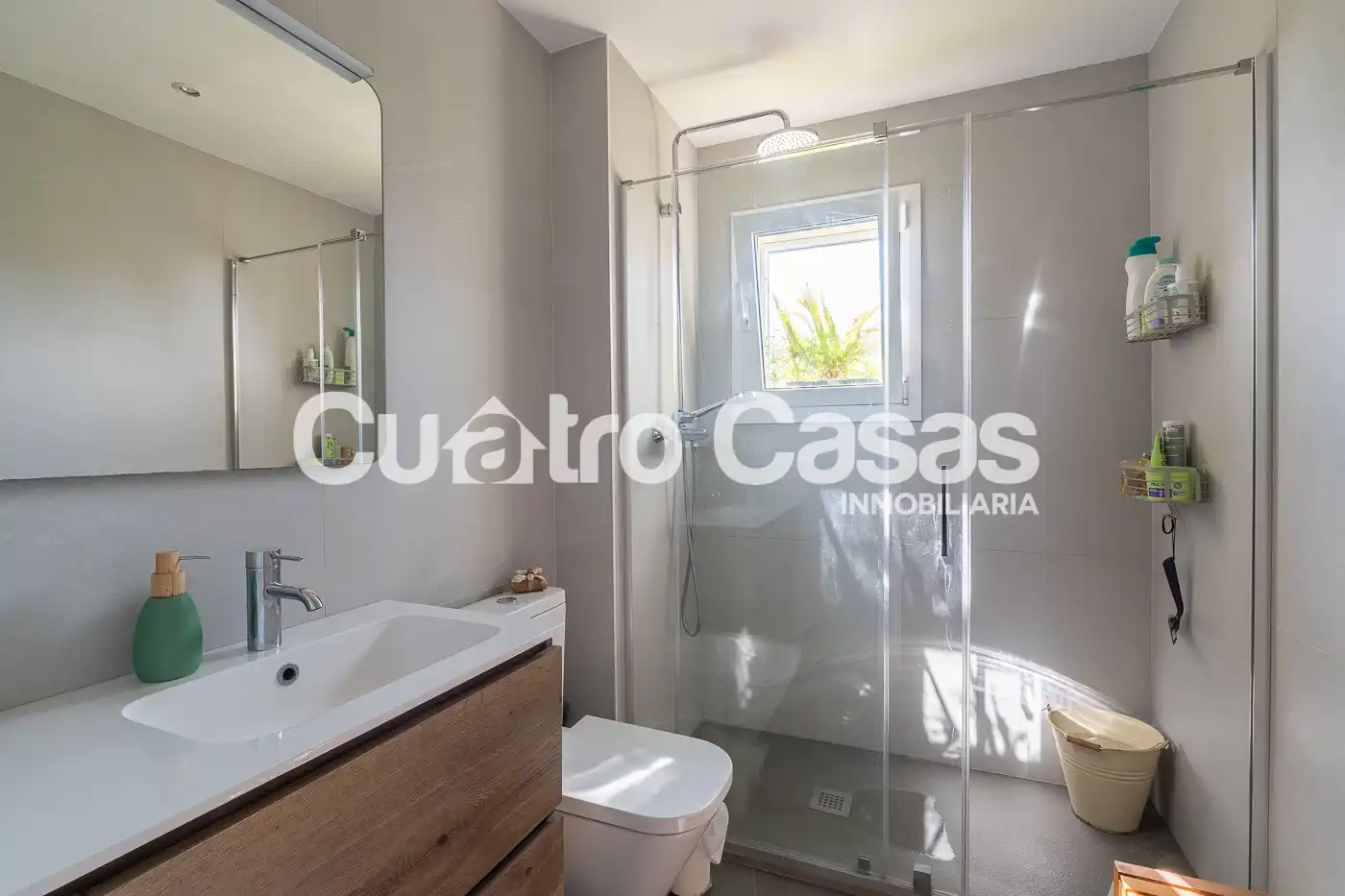Baño de Ático en venta en Barcelona con Aire acondicionado, Calefacción y Amueblado