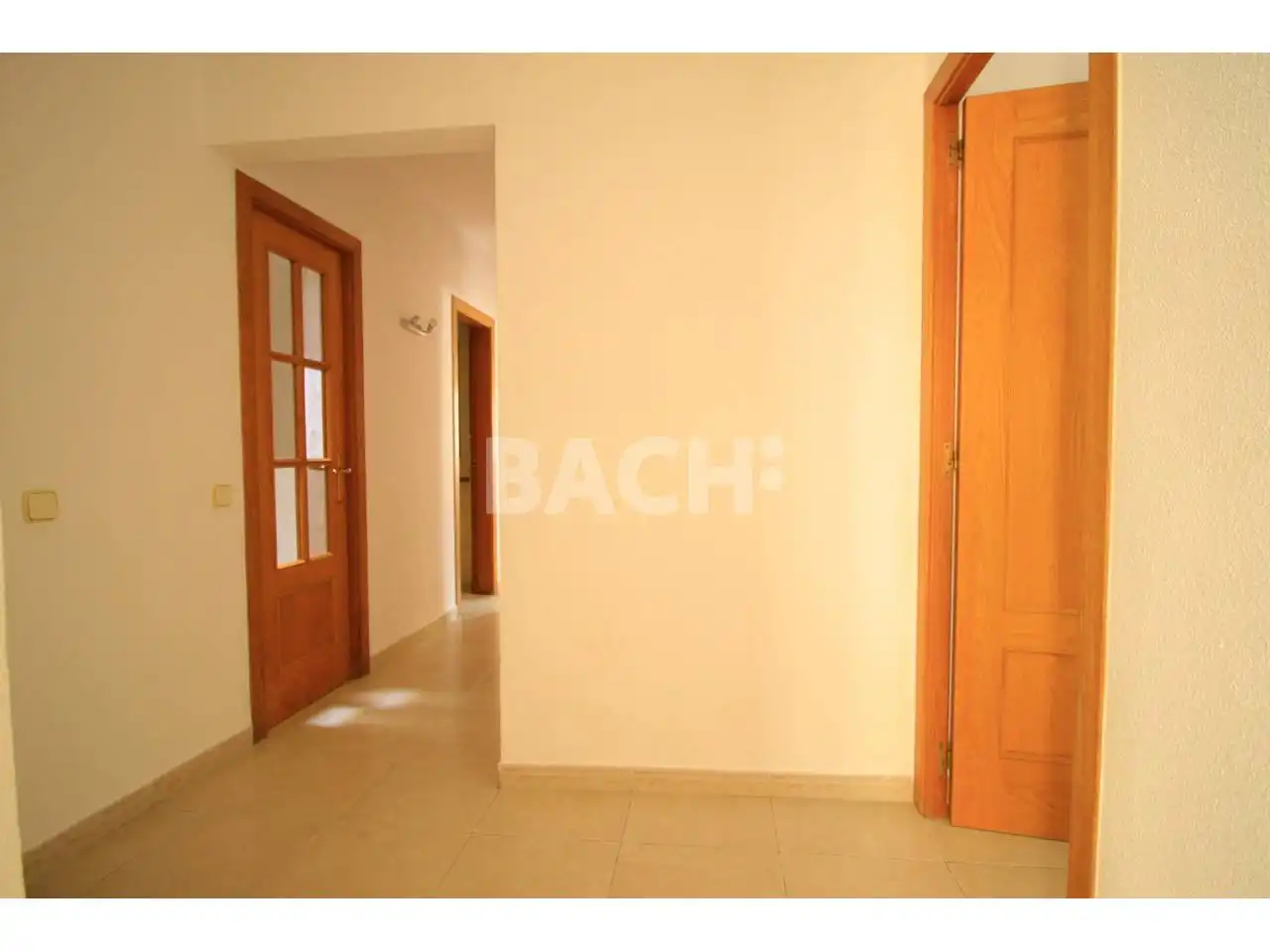 Flat for sale in Vic  with Heating and Balcony
