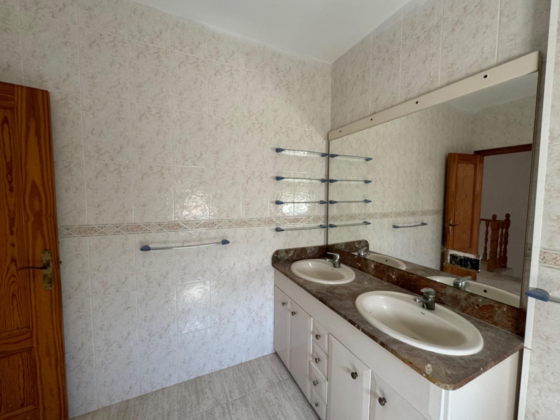 Bathroom of House or chalet for sale in Balanegra  with Private garden, Terrace and Storage room