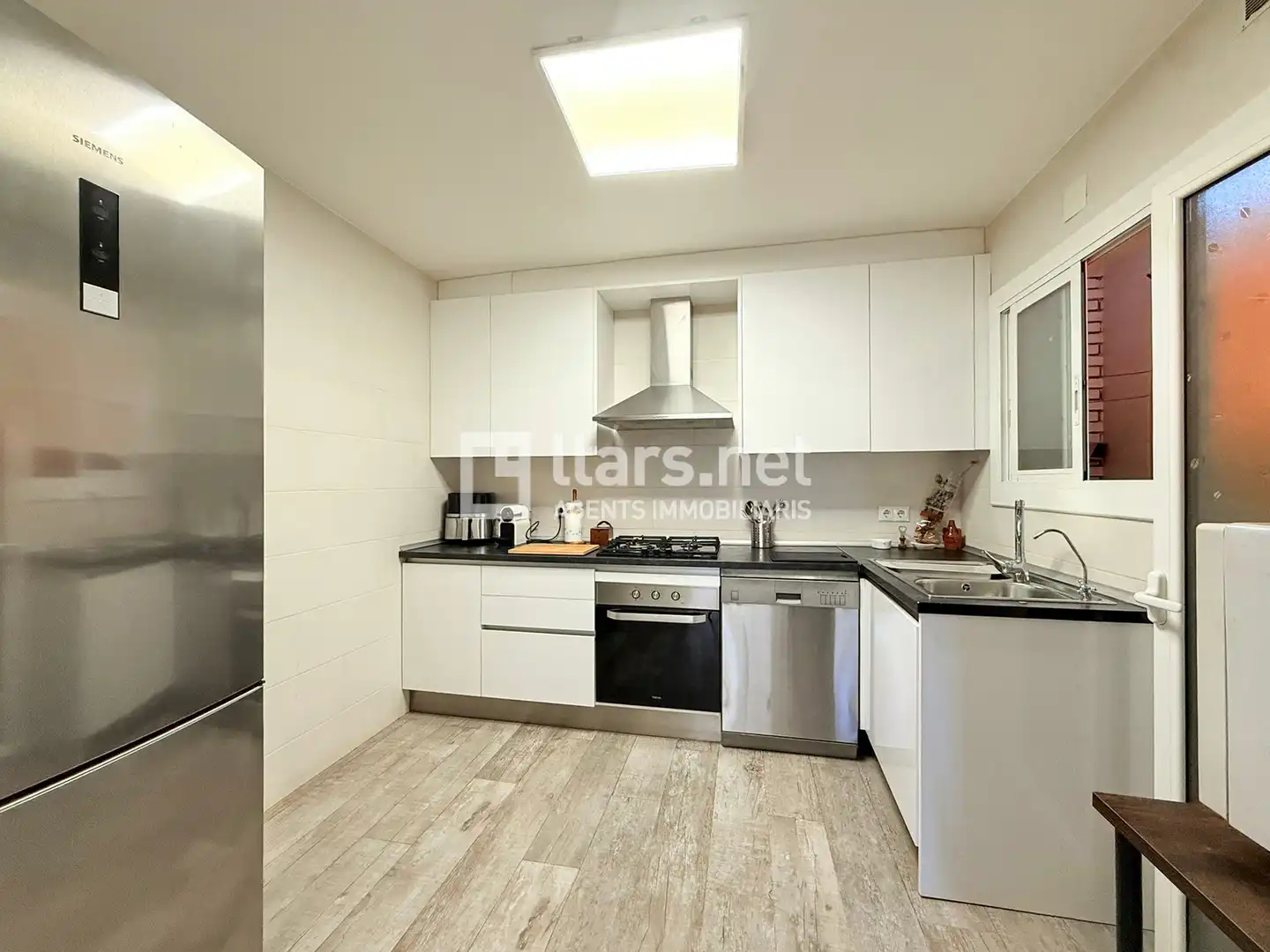 Cocina de Planta baja en venta en Vilanova i la Geltrú con Aire acondicionado y Calefacción