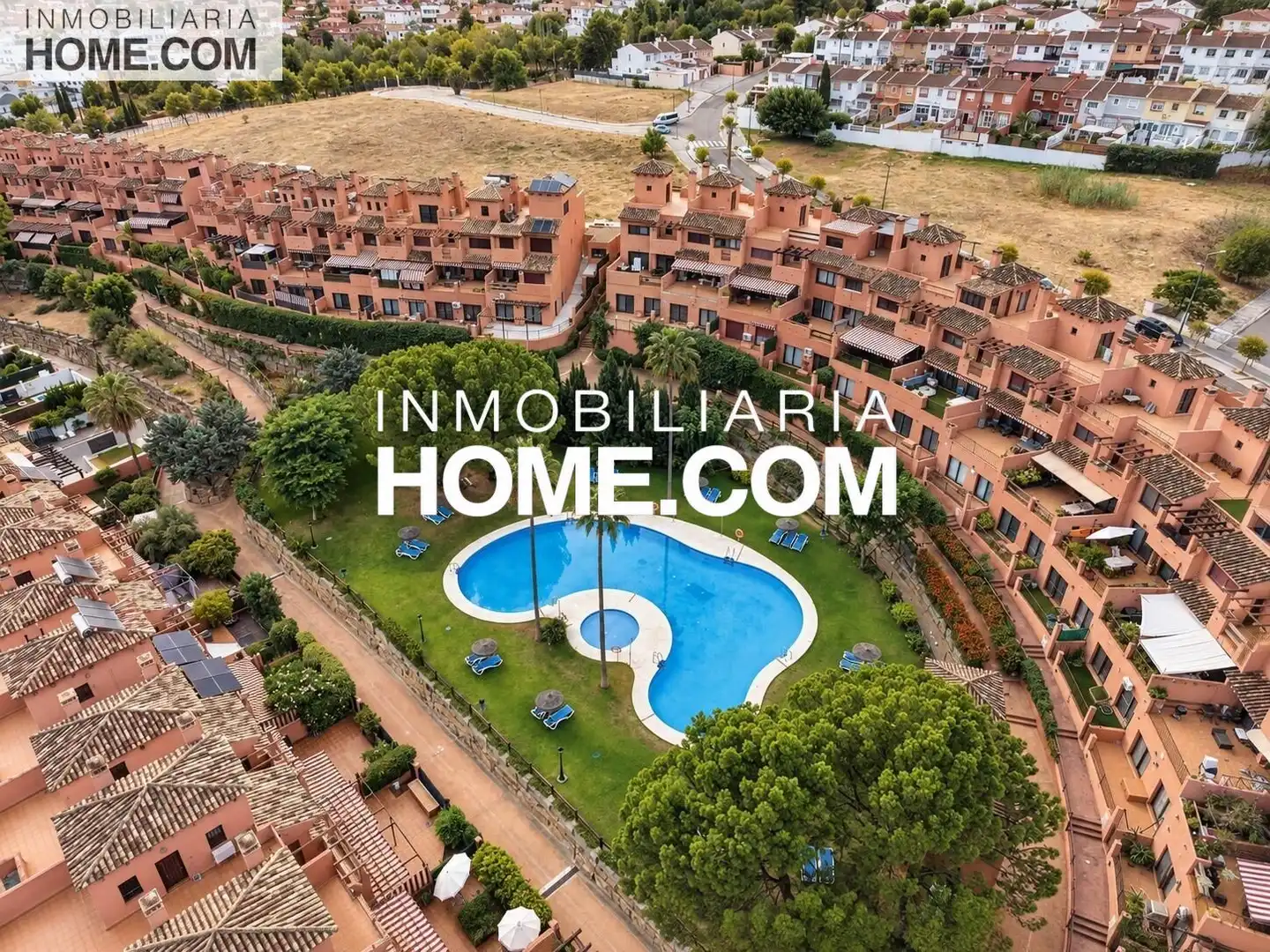 Adosado con terraza en venta en Capellanía - Retamar