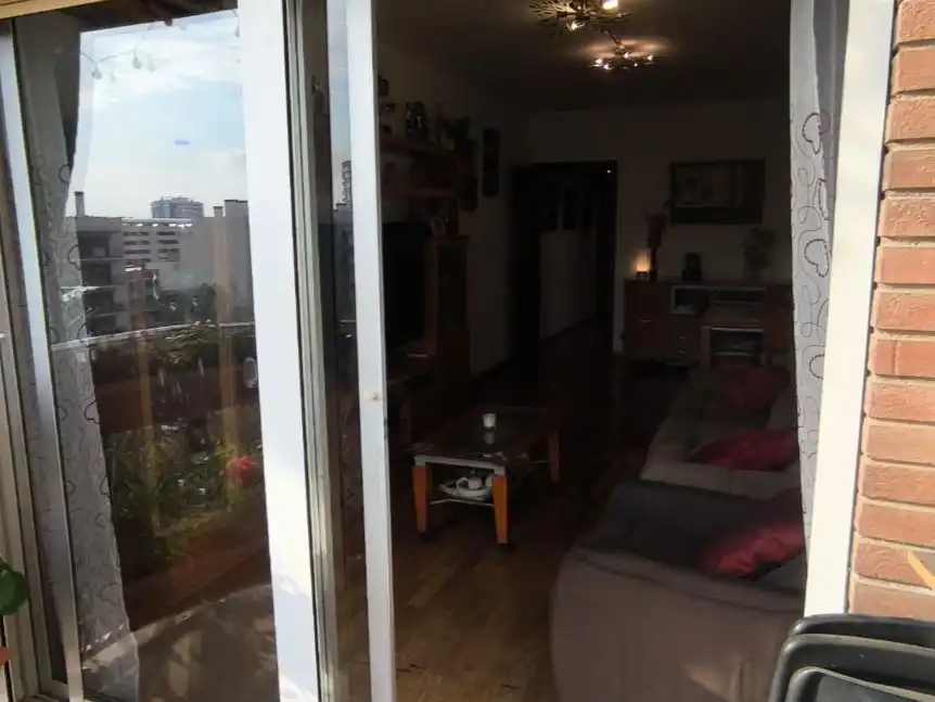 Sala d'estar de Pis en venda en  Barcelona Capital amb Aire condicionat i Balcó