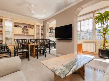 Appartamento con balcone in vendita a Carrer de Còrsega