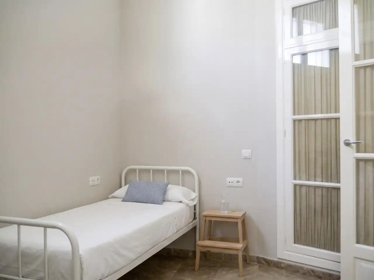 Bedroom of Flat for sale in Sevilla  with Air Conditioner, Terrace and Furnished