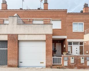 Casa adosada en venda a Carrer Miralpeix, Pira