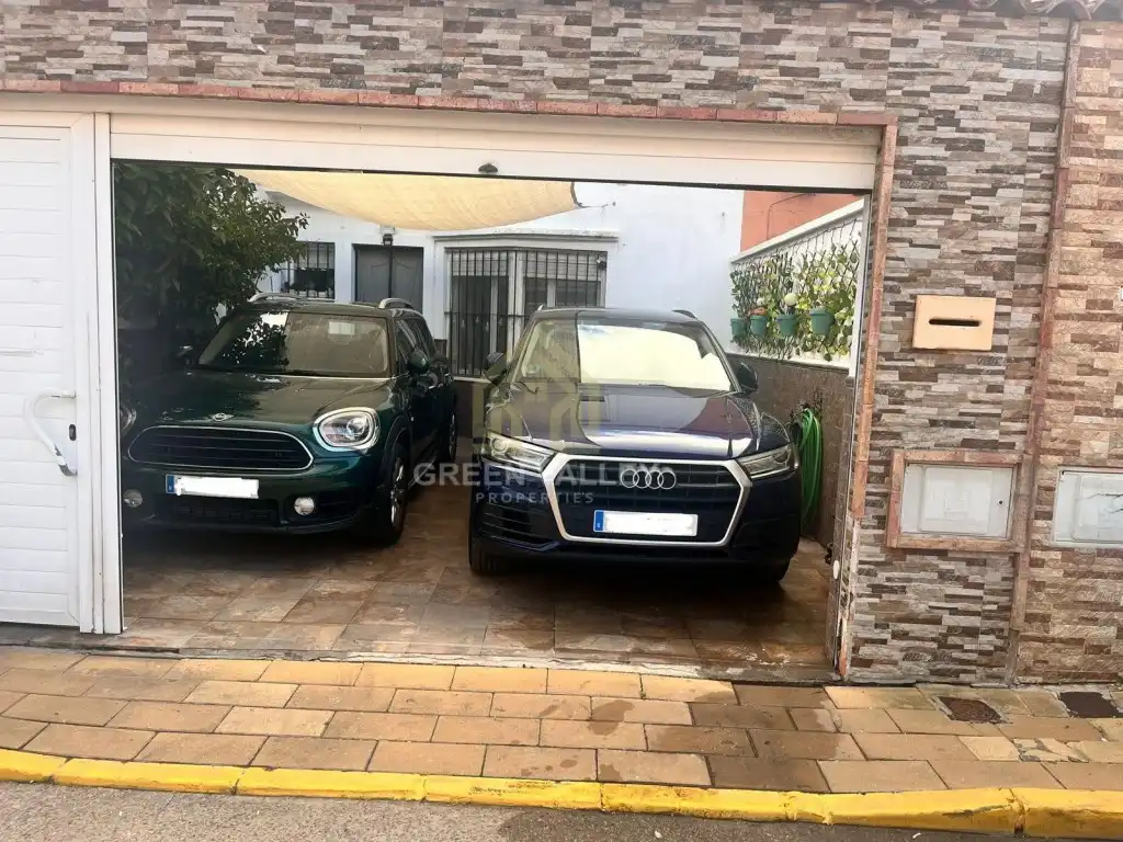 Aparcament de Casa adosada en venda en Algeciras