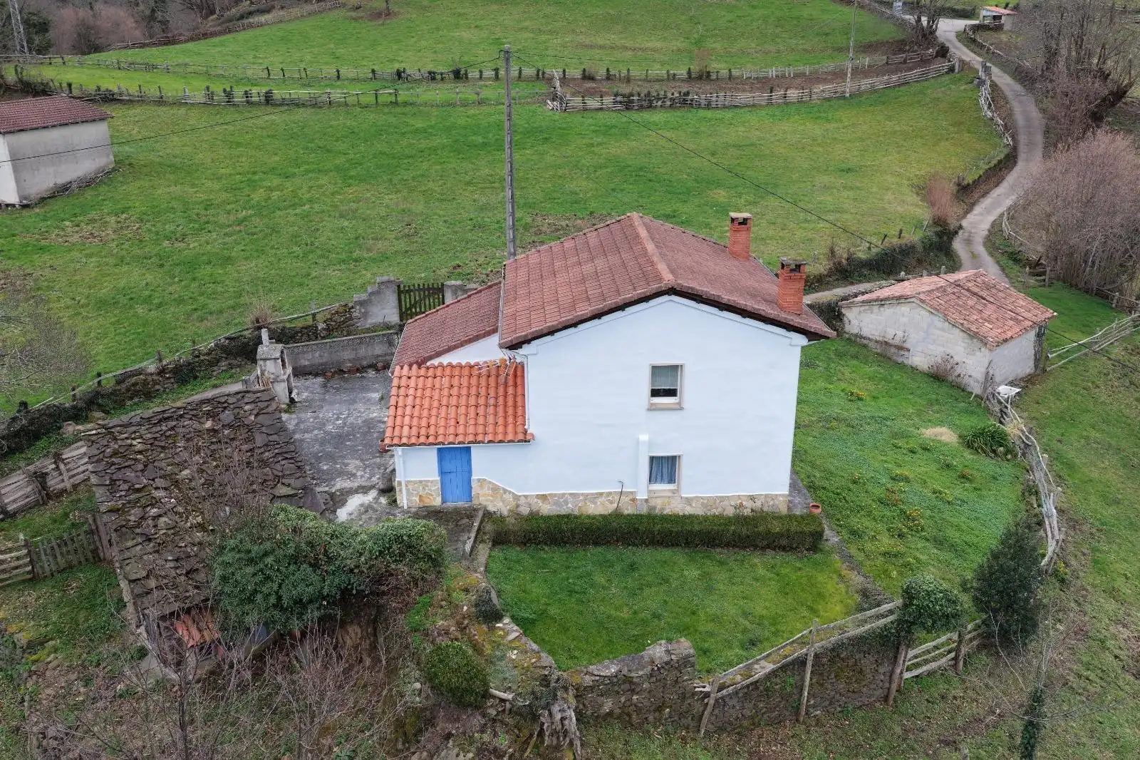 Exterior view of Houses for sale in Aller  with Heating, Private garden and Parquet flooring