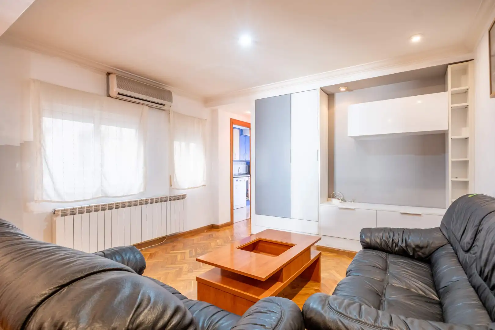 Sala d'estar de Pis en venda en Zaragoza amb Aire condicionat, Calefacció i Parquet