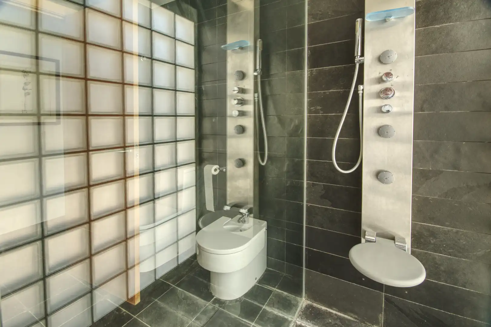 Badezimmer von Haus oder Chalet zum Verkauf in Sant Cugat del Vallès mit Klimaanlage, Heizung und Privatgarten