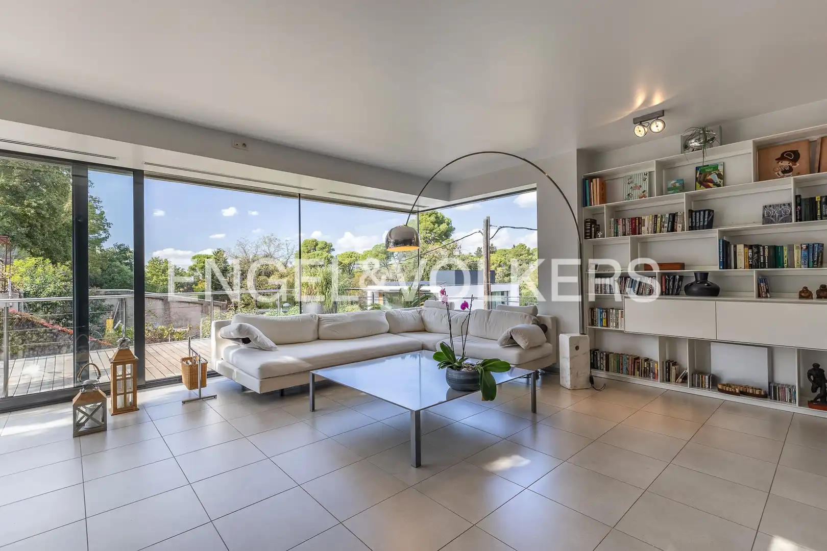 Exterior view of Houses for sale in Sant Cugat del Vallès  with Air Conditioner, Heating and Private garden