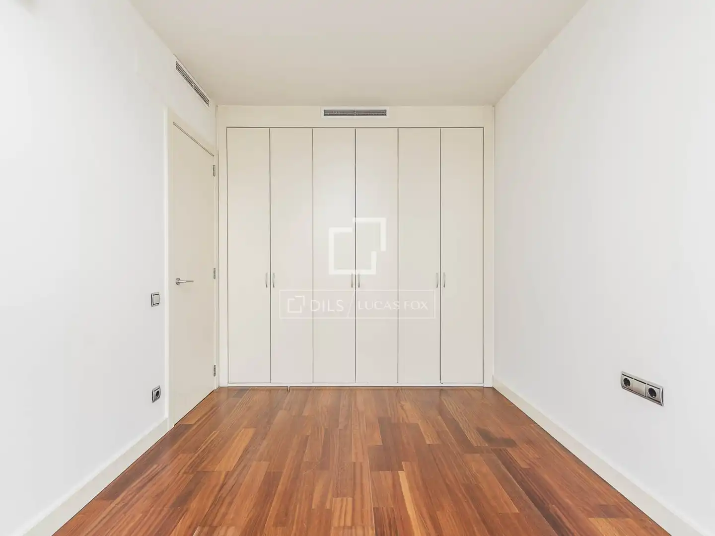 Habitación de Piso en venta en Barcelona con Aire acondicionado, Calefacción y Jardín privado