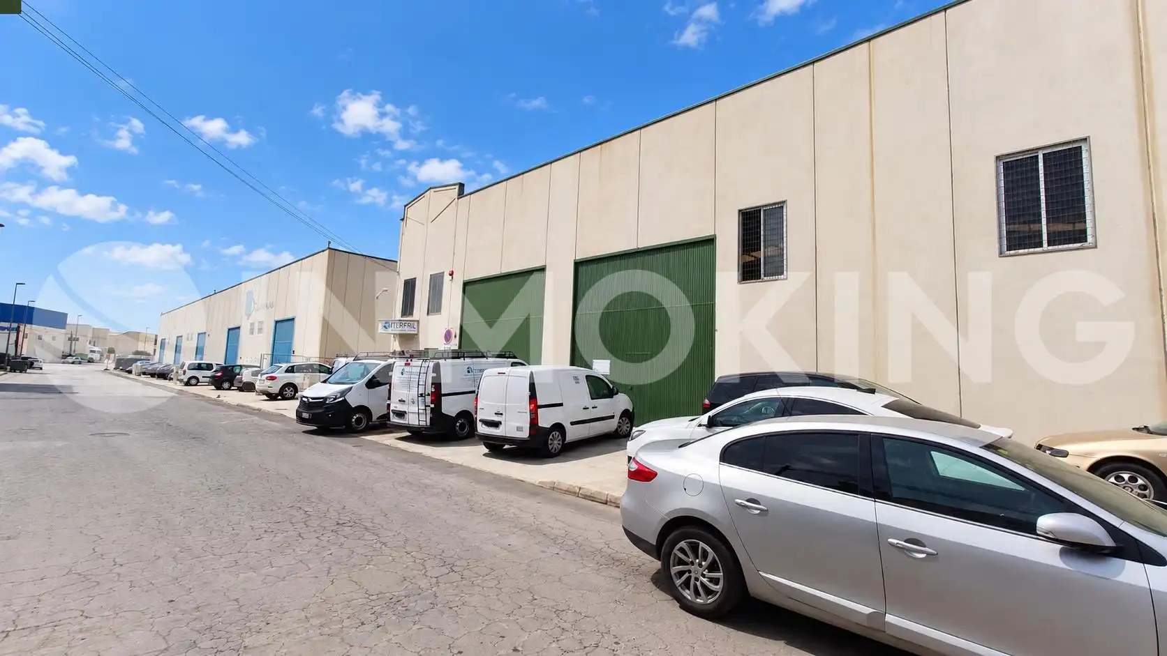 Nau industrial en venda a Calle África 4