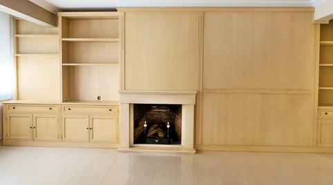 Foto 2 de Piso de alquiler en Calle Camilo Alonso Vega, Cuatro Caminos, Cantabria