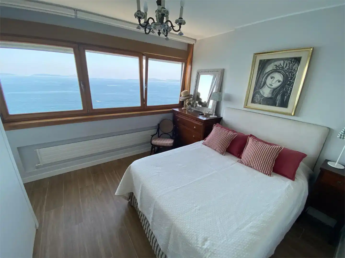 Schlafzimmer von Wohnung zur Miete in Vigo  mit Privatgarten, Parkett und Möbliert