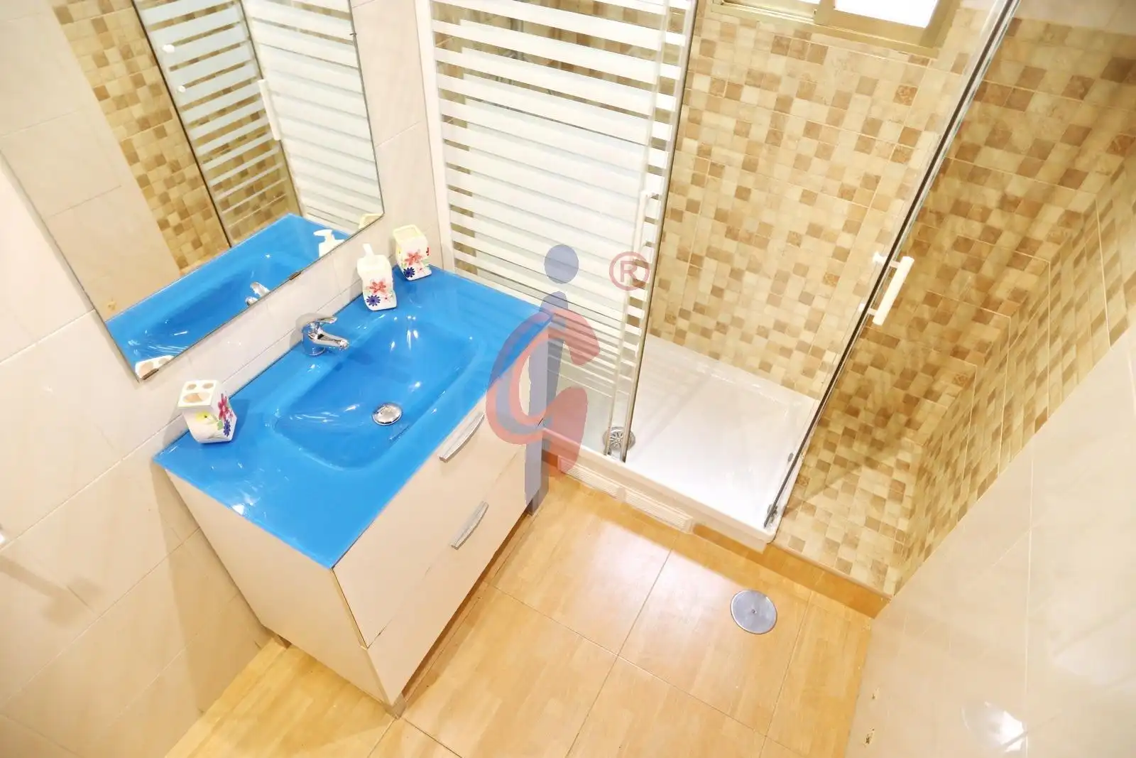Badezimmer von Erdgeschoss zum Verkauf in Guardamar del Segura mit Terrasse und Möbliert