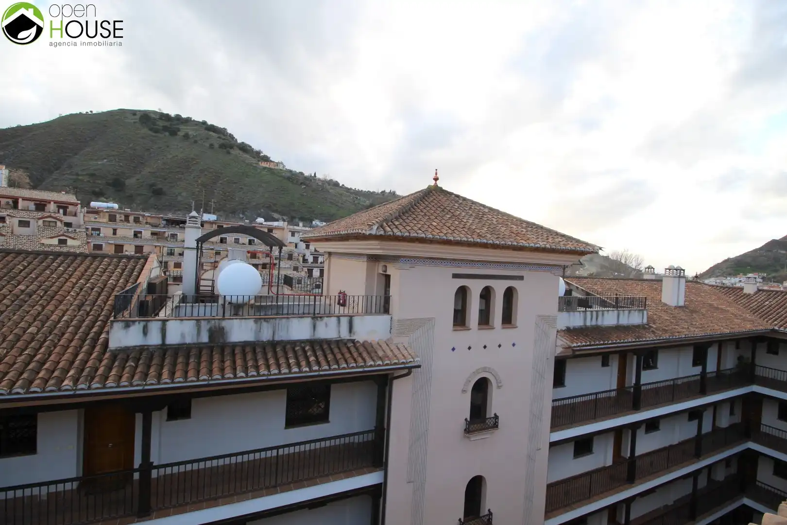 Vista exterior de Àtic de lloguer en Monachil amb Aire condicionat, Calefacció i Terrassa