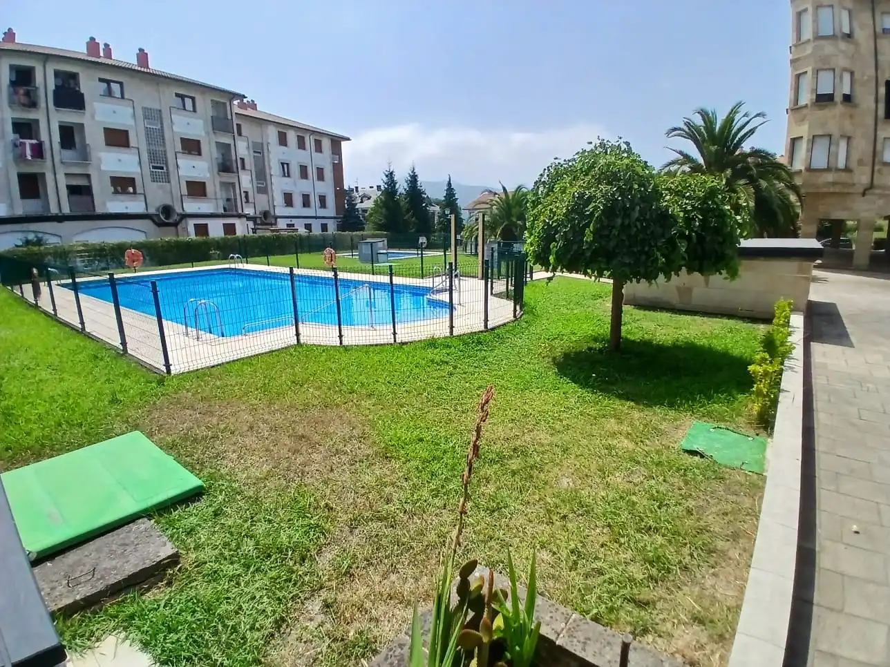 Piscina de Pis en venda en Bárcena de Cicero amb Calefacció, Moblat i Piscina comunitària