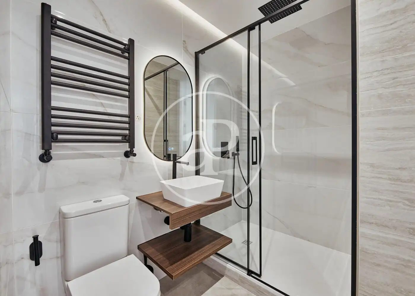 Bathroom of Flat for sale in Madrid  with Air Conditioner, Heating and Furnished