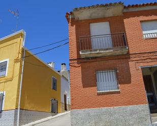 Exterior view of House or chalet for sale in Almendros