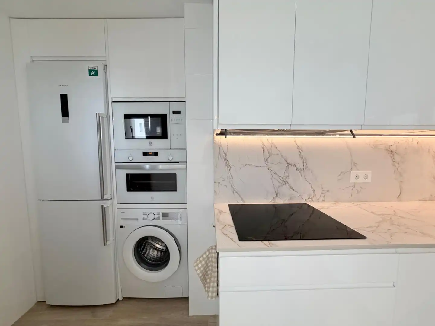 Kitchen of Flat for rent in  Logroño  with Heating, Terrace and Furnished