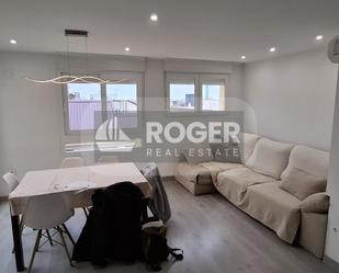 Sala d'estar de Dúplex en venda en Castellón de la Plana / Castelló de la Plana amb Aire condicionat, Calefacció i Parquet