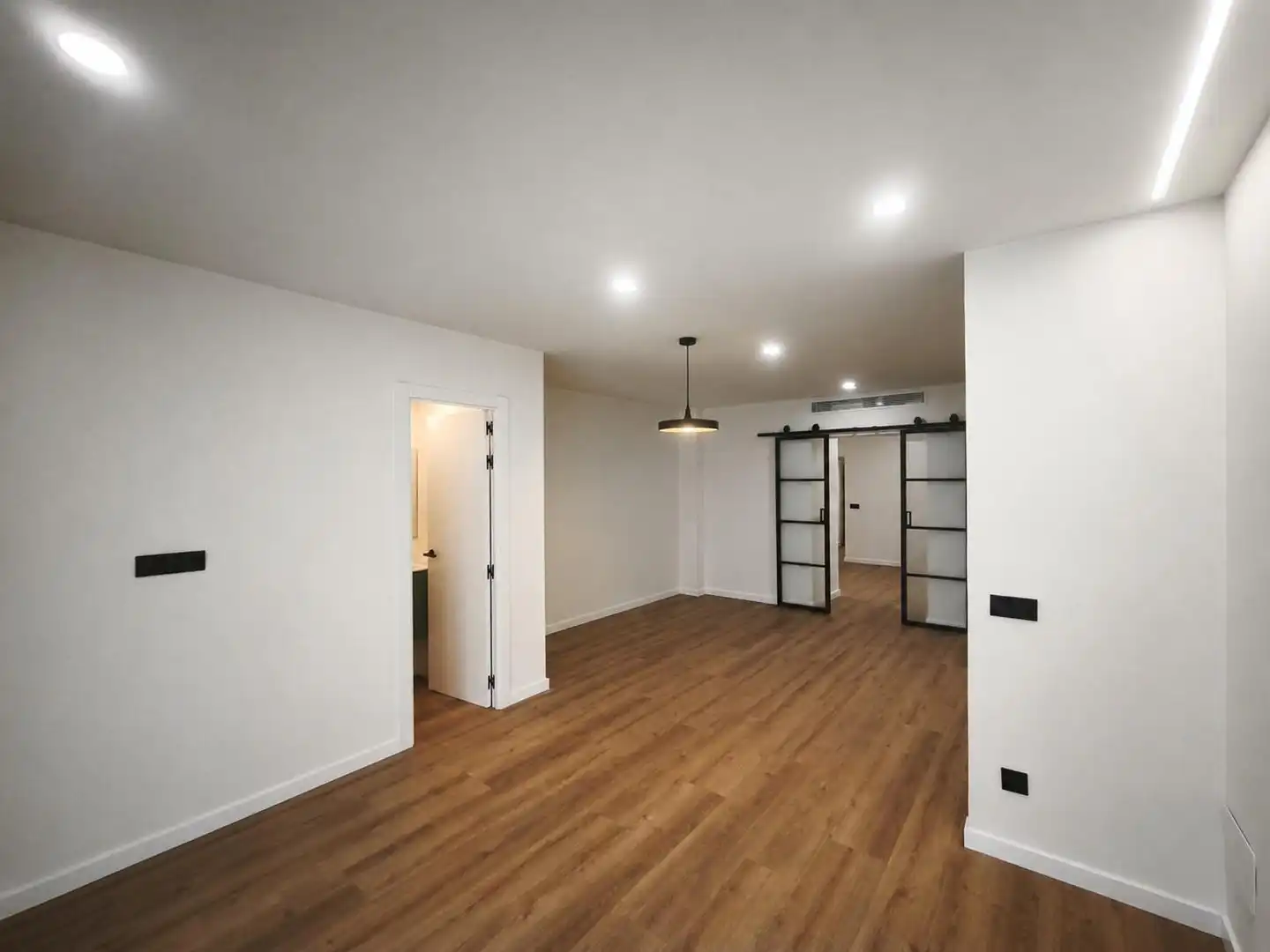 Ground floor for sale in Inca  with Air Conditioner and Heating