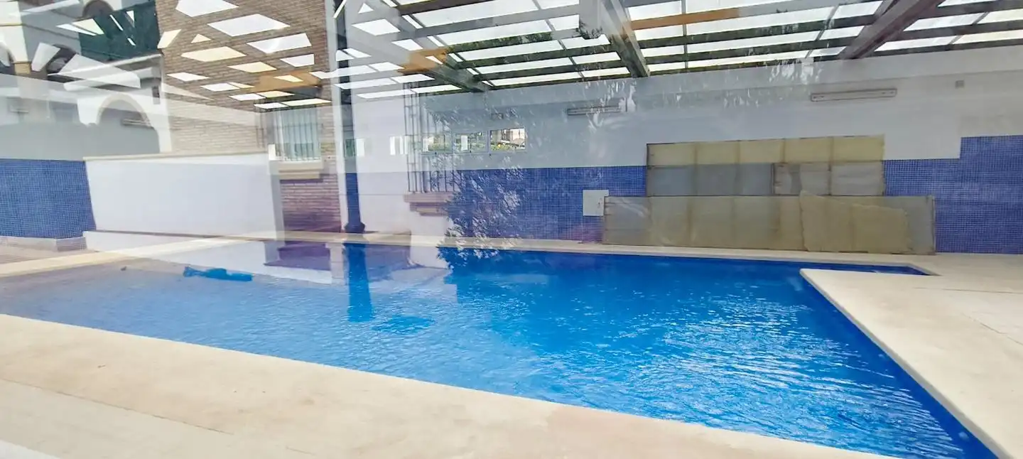 Schwimmbecken von Wohnungen zur Miete in Las Salinas