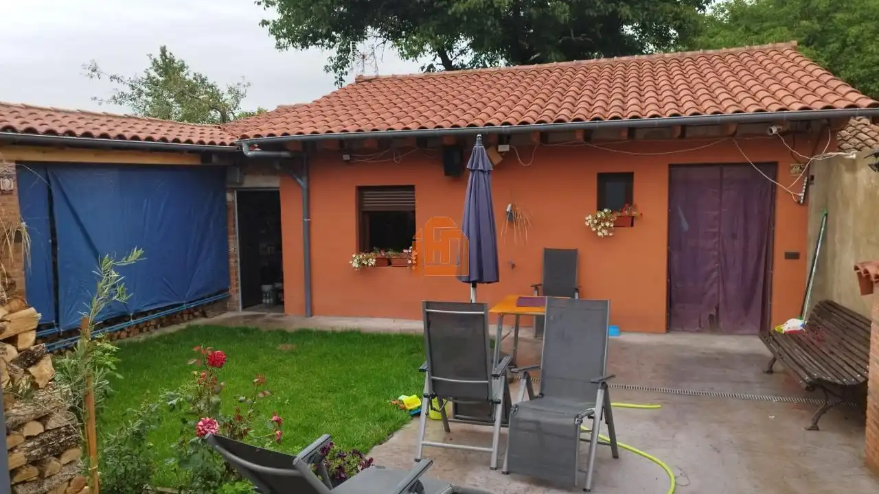 Jardín de Casa o chalet en venta en Vegaquemada con Calefacción y Jardín privado