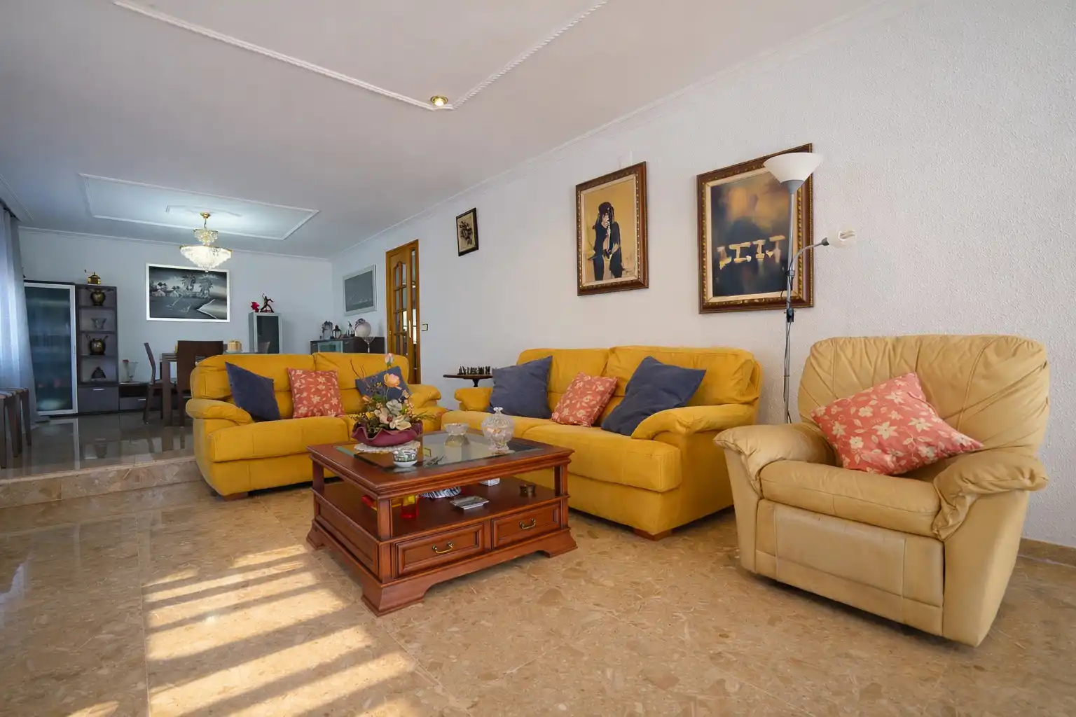 Sala d'estar de Casa o xalet en venda en Tarragona amb Aire condicionat, Calefacció i Jardí privat