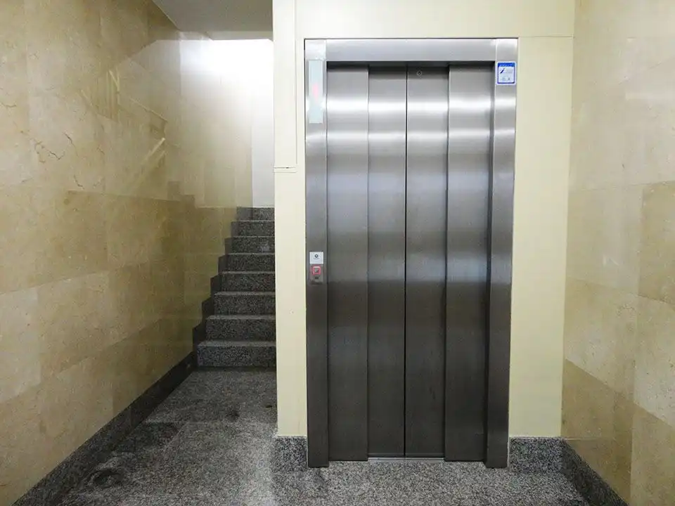 Piso en venta en Salas de los Infantes con Calefacción, Terraza y Amueblado
