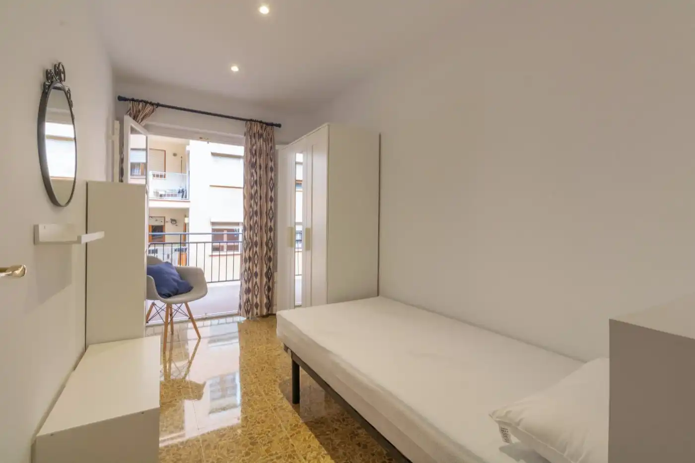Habitación de Piso de alquiler en  Palma de Mallorca con Aire acondicionado, Calefacción y Amueblado