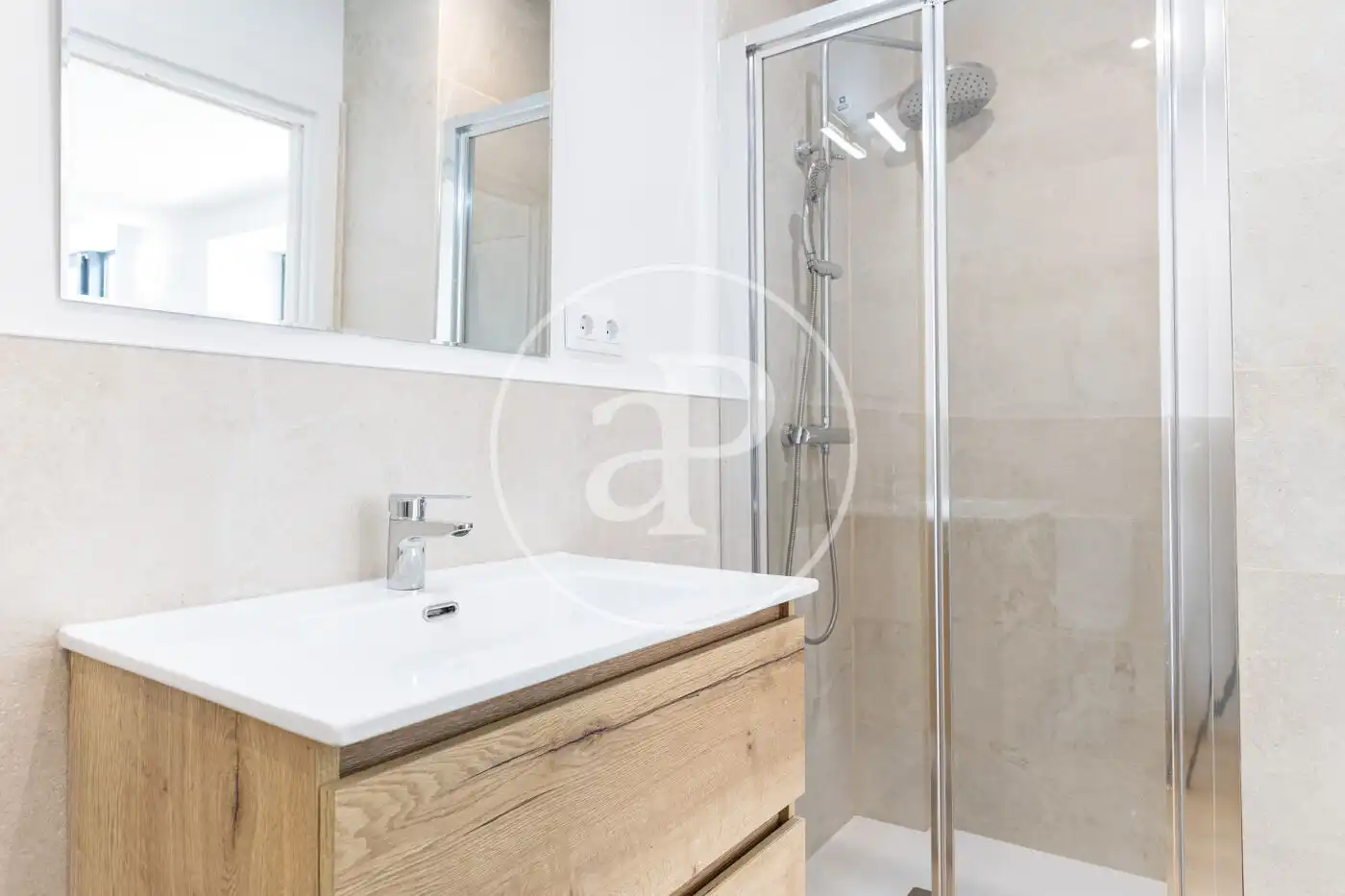 Baño de Loft en venta en Cerdanyola del Vallès con Calefacción, Terraza y Trastero