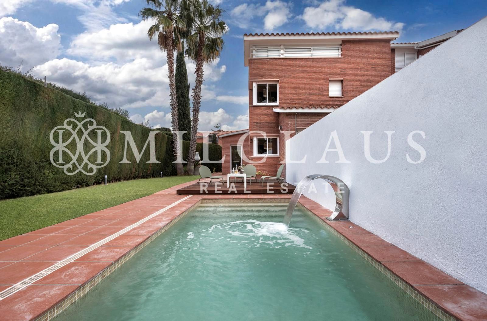 Exterior view of Single-family semi-detached for sale in Sant Vicenç de Montalt  with Air Conditioner, Heating and Private garden