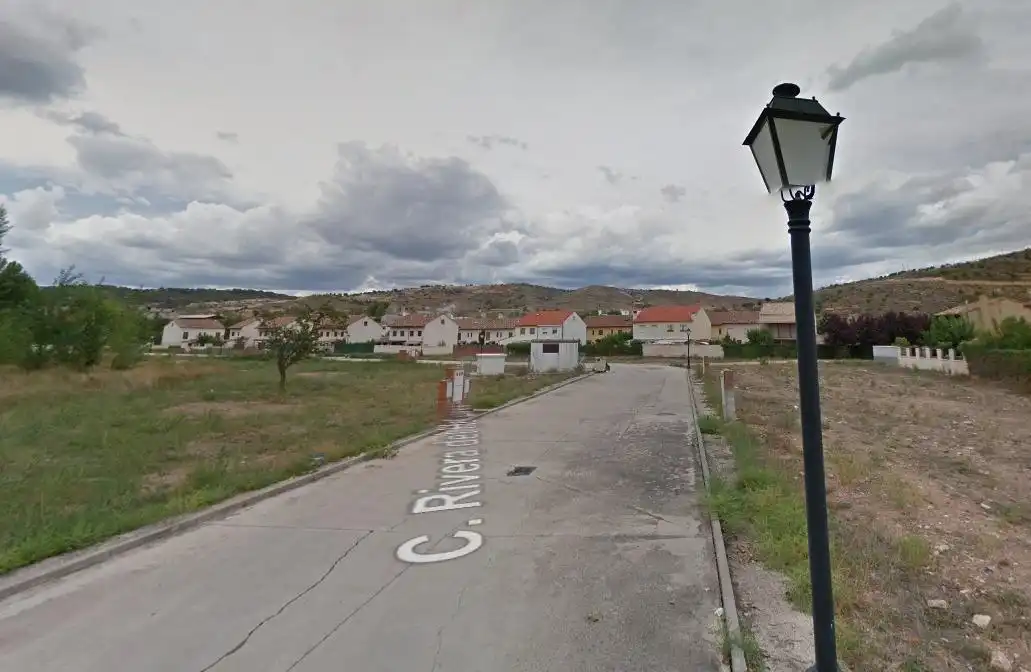 Casa amb jardí en venda a Calle RIVERA DEL HENARES