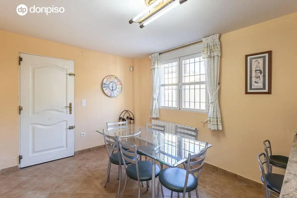 Detached house with pool for sale in Calle Olivo, imagen 11