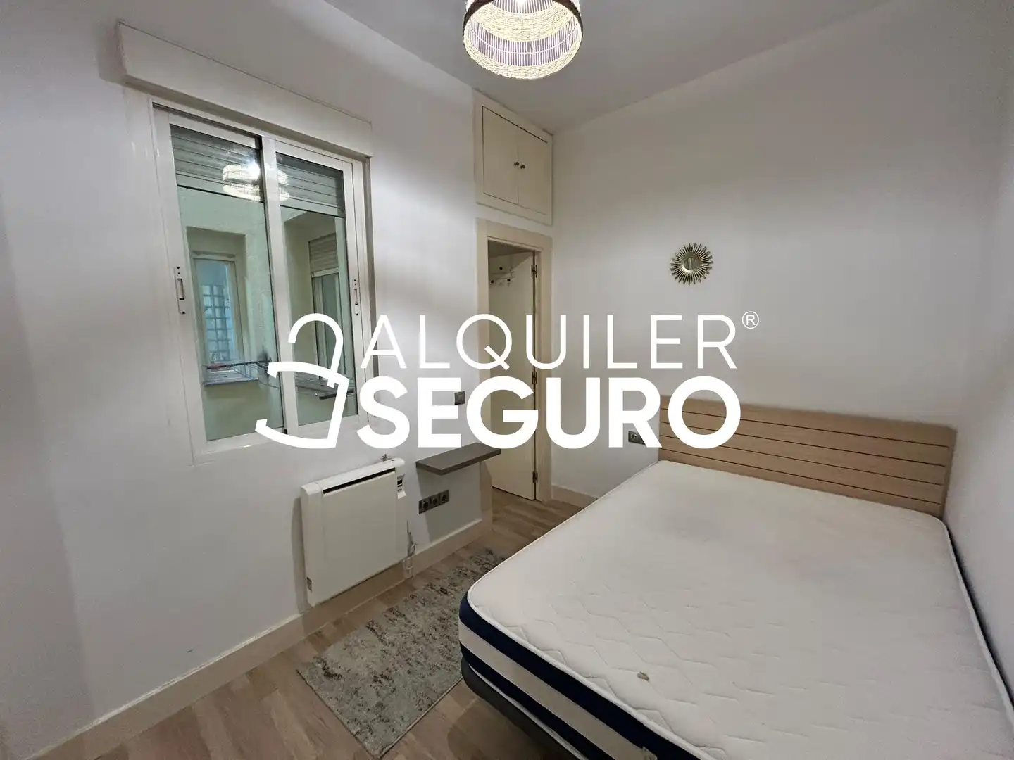 Schlafzimmer von Wohnung zur Miete in Madrid mit Klimaanlage, Heizung und Möbliert