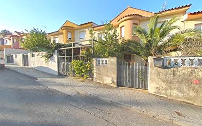 Exterior view of House or chalet for sale in Esquivias  with Heating, Private garden and Terrace