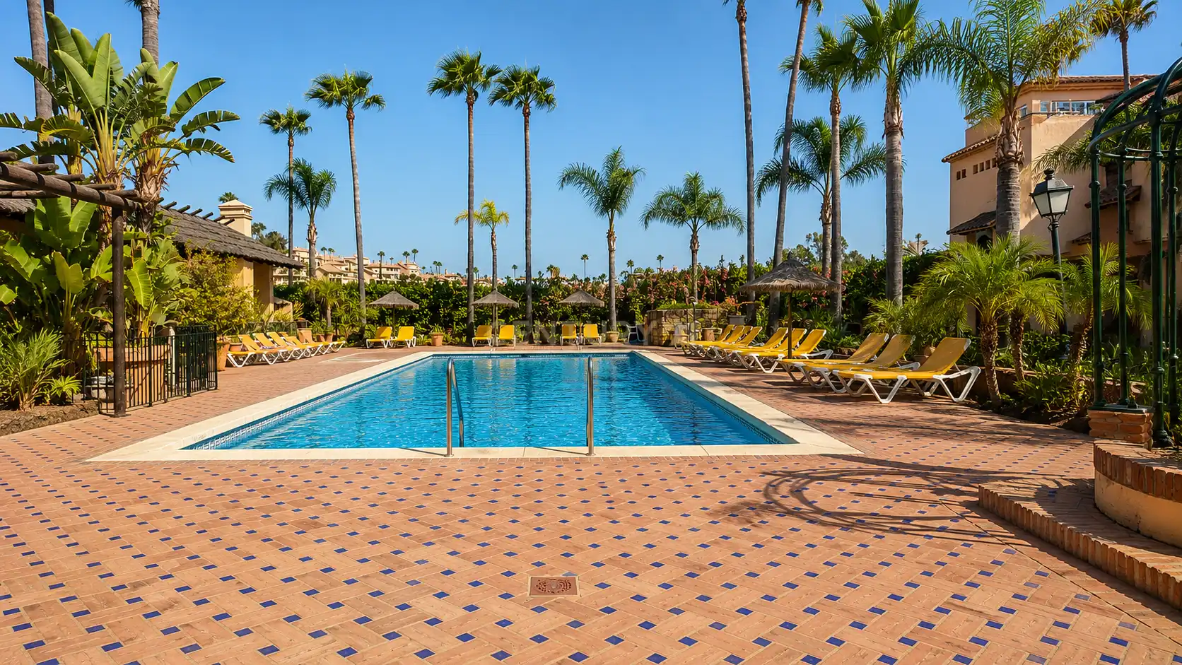 Piscina de Casa adosada en venda en Marbella amb Piscina