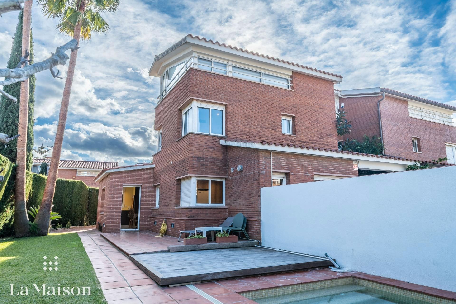 Exterior view of House or chalet for sale in Sant Vicenç de Montalt  with Air Conditioner, Heating and Private garden