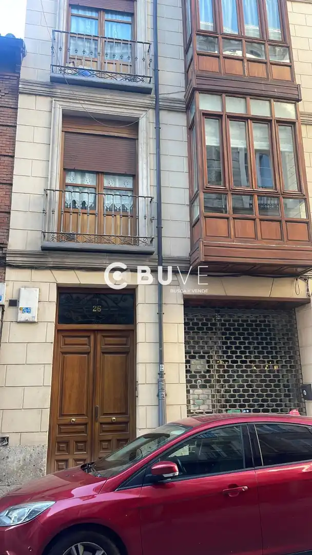 Vista exterior de Piso de alquiler en Valladolid con Calefacción, Terraza y Amueblado