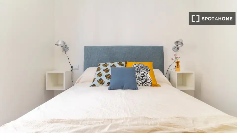 Habitación de Piso de alquiler en Valencia con Aire acondicionado, Calefacción y Amueblado