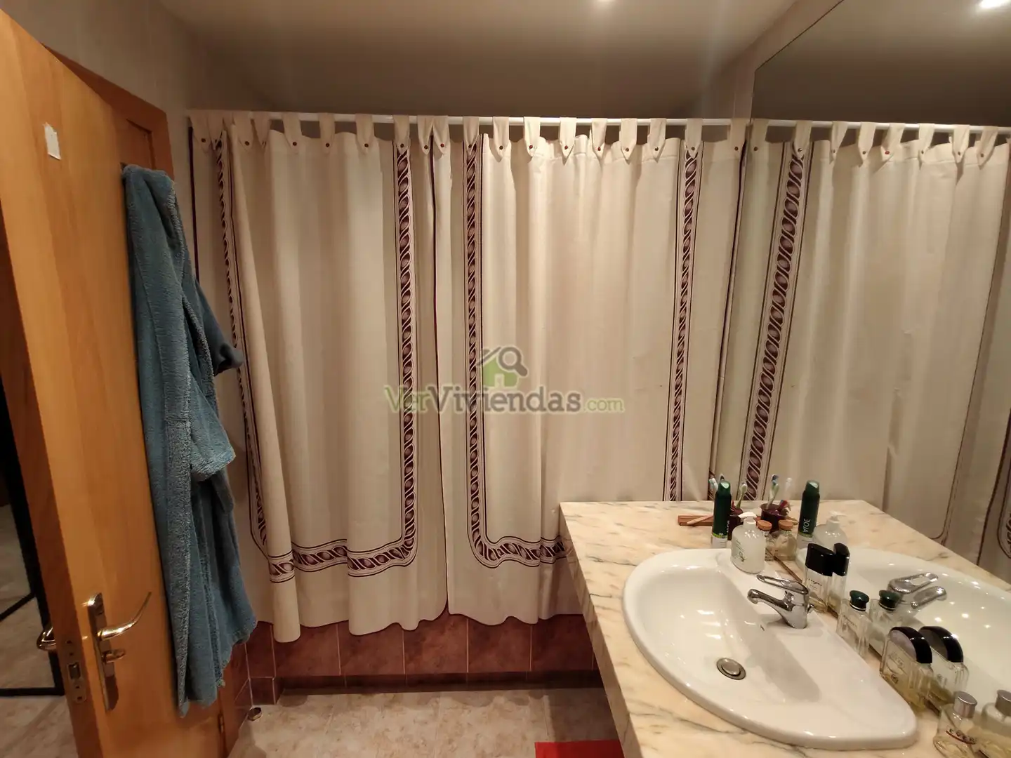 Baño de Casa adosada en venta en Vallirana con Calefacción, Jardín privado y Terraza