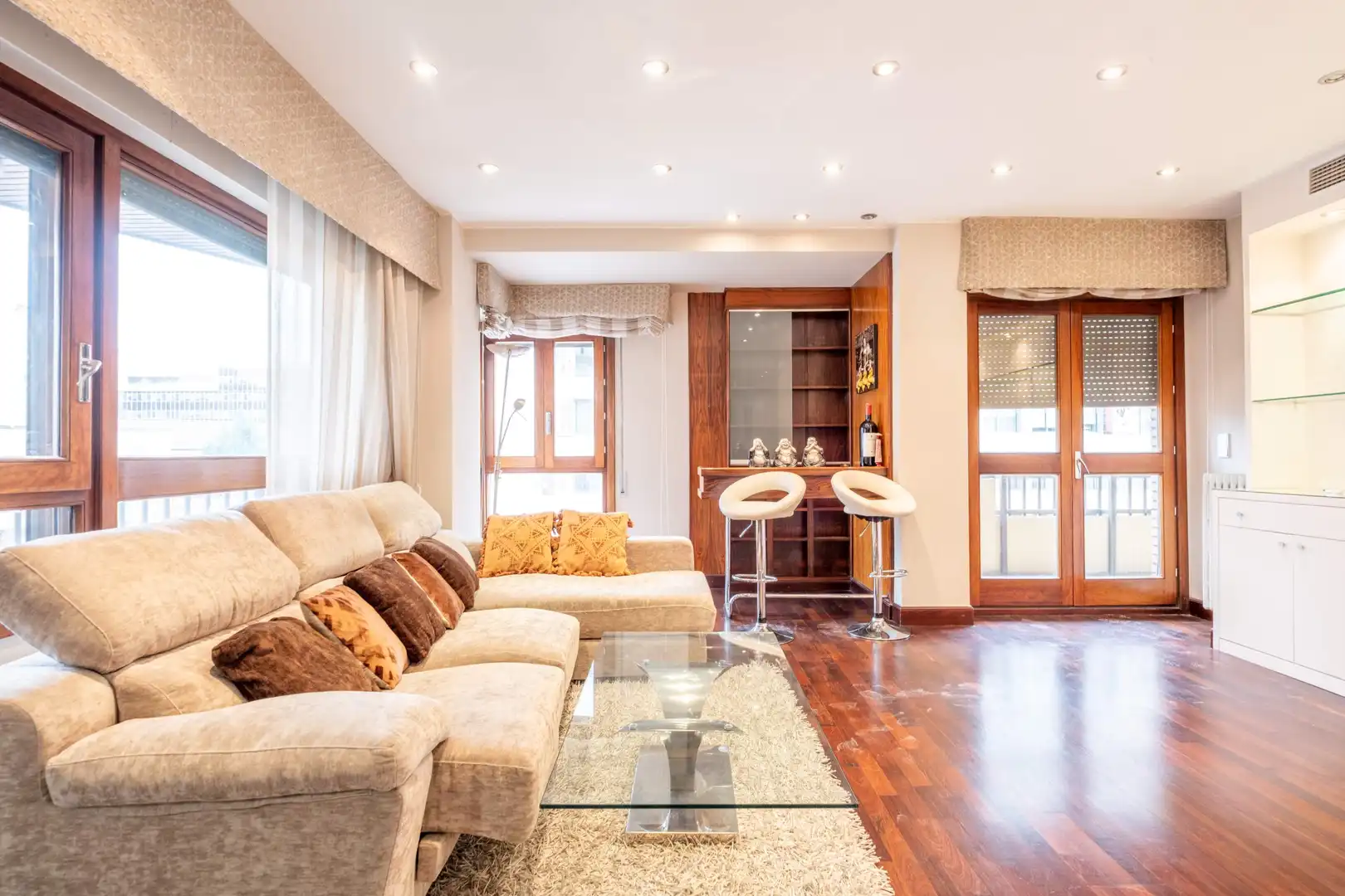 Sala de estar de Piso de alquiler en Zaragoza con Aire acondicionado, Calefacción y Parquet