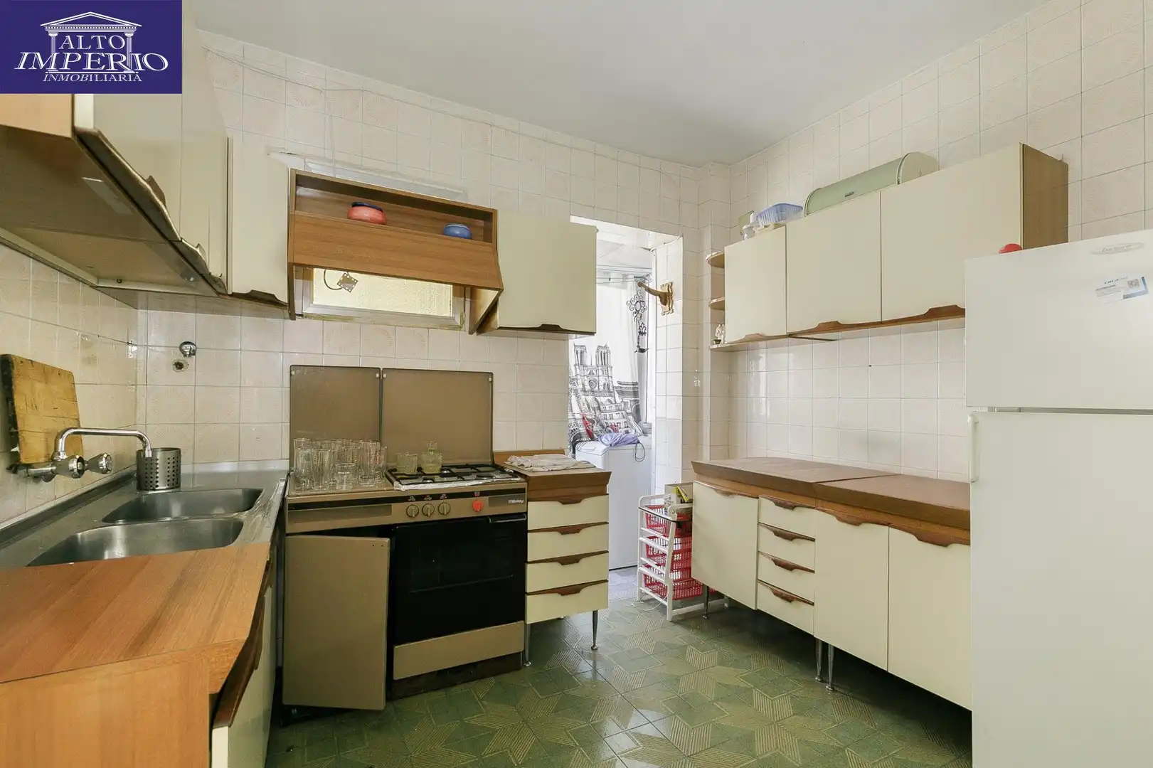 Kitchen of Flat for sale in Granada