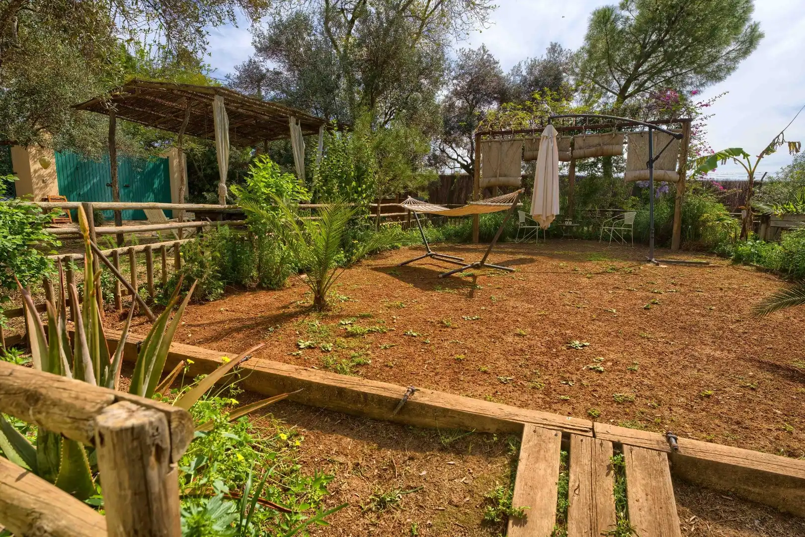 Jardí de Casa o xalet en venda en Sanlúcar la Mayor amb Aire condicionat, Jardí privat i Terrassa
