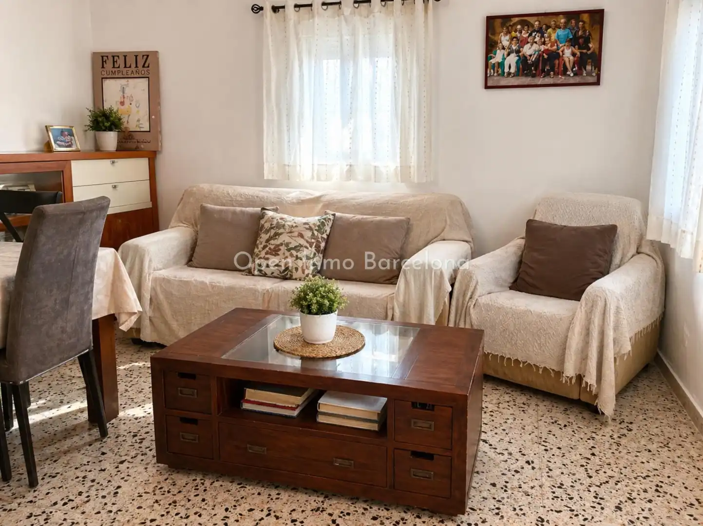 Sala d'estar de Finca rústica en venda en Vilanova i la Geltrú amb Aire condicionat, Jardí privat i Terrassa