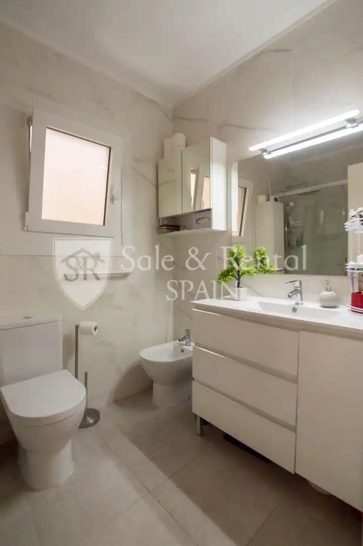 Baño de Piso en venta en Blanes con Aire acondicionado y Terraza
